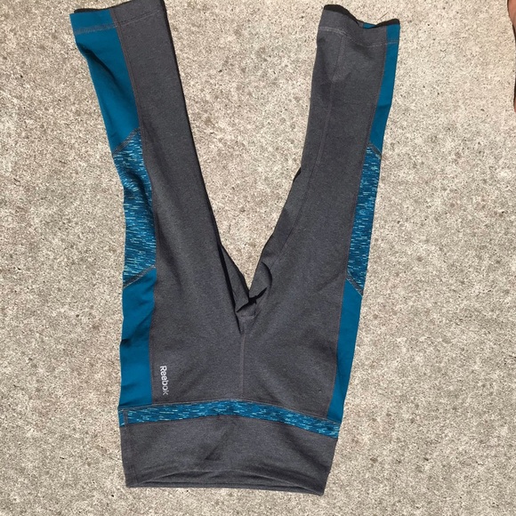 Reebok cropped leggings/workout tights - Picture 1 of 1